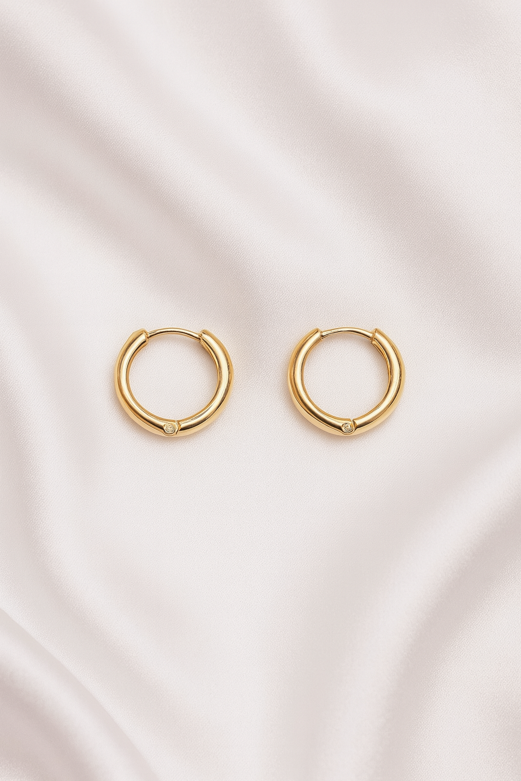 Claudia's Hoops Gold Plated Minimalist Earrings for Everyday Wear - Elegant Simple Design & Versatile Accessory - Imagen 2
